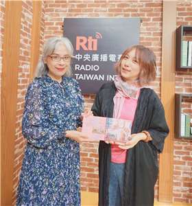 Voice to the World節目主持人介文專訪音樂人阮丹青