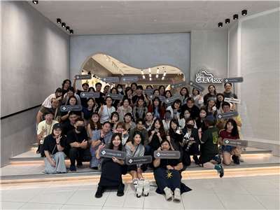 文具小集 Stationery Lover Market在馬來西亞圓滿落幕，跨國團隊與所有參展品牌合影留念。（張欣薇攝）