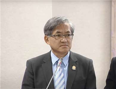 立法院司法法制委員會19日邀請法務部、調查局、金管會等部會針對「太子集團涉詐案、跨部會防詐及打詐成效」進行專題報告。圖為調查局長陳白立。(翻攝國會頻道)