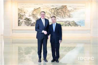 中共中央對外聯絡部長劉海星25日在北京會見美國駐中國大使龐德偉。(圖：中共中聯部官網)