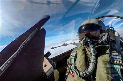 空軍「114年戰術總驗收」於10月27日至10月31日舉行。圖為F-16V戰機射擊響尾蛇飛彈。