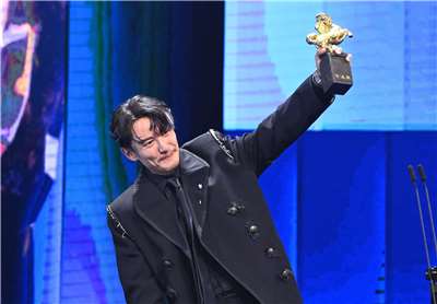第62屆金馬獎最佳男主角揭曉，張震憑《幸福之路》從「死亡之組」中勝出，二度坐上金馬影帝寶座。(金馬執委會提供)
