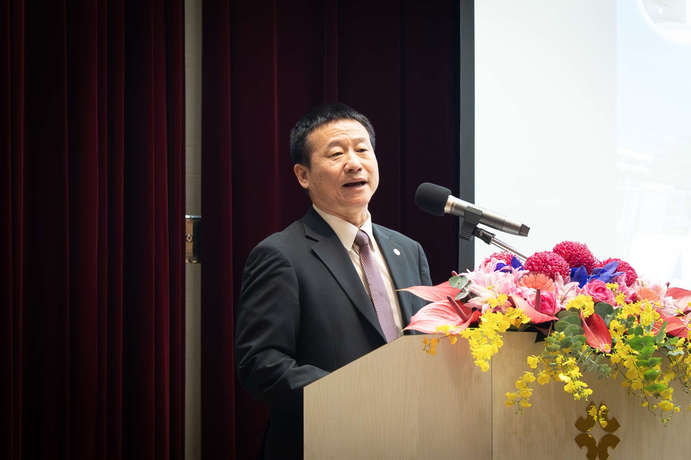 漢翔航空工業公司18日舉行法說會，代理董事長曹進平表示，將積極拓展無人機及反制無人機系統等新興領域。(楊仁翔 攝)