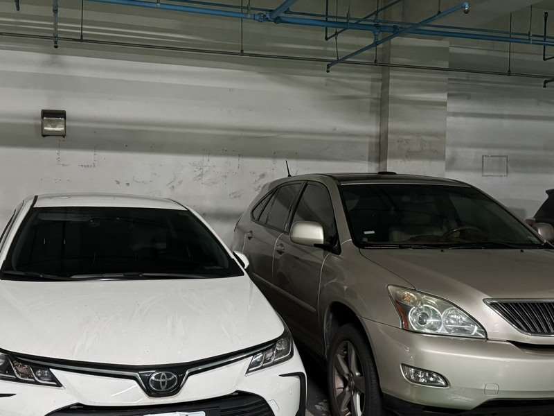 交通部近日預告修正道路交通安全規則，明定新車領牌與後續定期驗車時，前擋風玻璃隔熱紙可見光透過率應為70%以上、前側窗透光率40%以上，估明年首季上路。資料照。(圖：中央社)