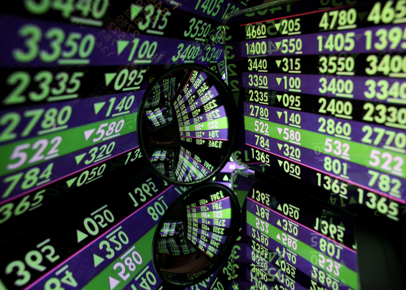 台股11日上下震盪583.83點，盤中最高達28568.02點，創下歷史新高，最低跌破28000點關卡，達27984.19點，終場收在28024.75點。