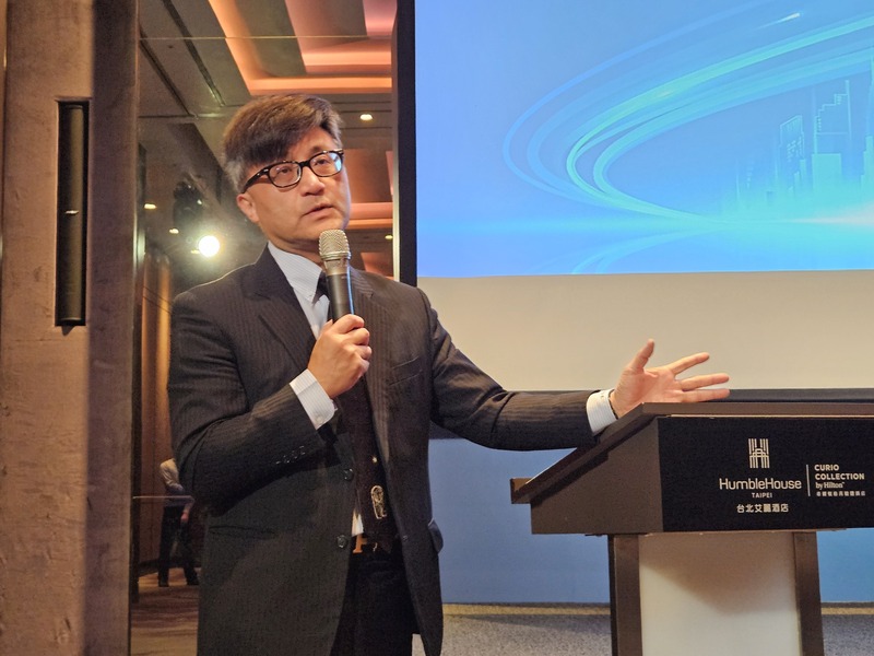 富邦投顧董事長陳奕光以台股籌碼面分析，估計台灣2026年超額儲蓄可達到歷史新高，成為支撐台股的主要動能。