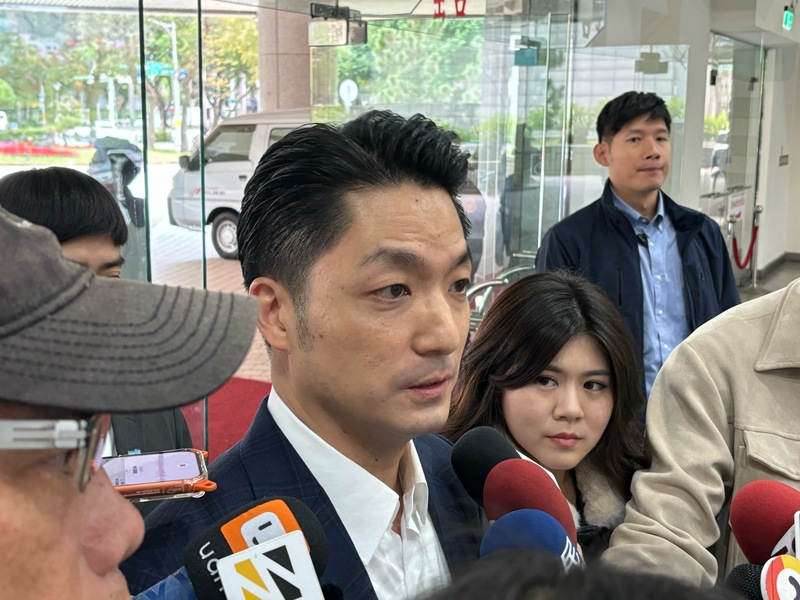 台北市長蔣萬安(中)6日再度回應小紅書遭限流議題。資料照片