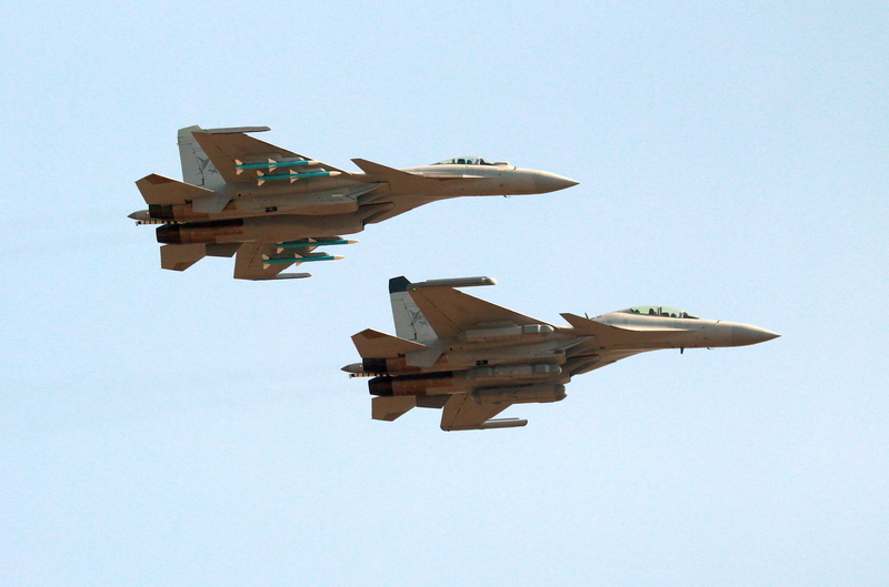 PF
共軍殲-15戰機（1）
日本自衛隊戰機6日遭共軍遼寧艦艦載戰機殲-15以雷
達照射。日本官房長官8日稱自衛隊在保持安全距離
下執行任務，中方則強烈敦促對方停止「滋擾」正常
演訓活動的行為。圖為2024年珠海航展上的
殲-15（J-15）。
中央社記者陳亦偉攝  114年12月8日
