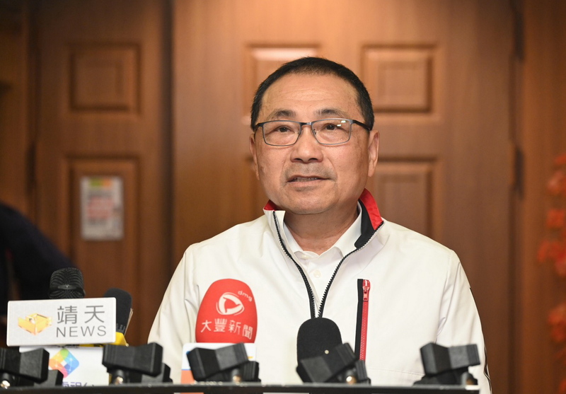 新北市長侯友宜9日在市警局治安會報前受訪表示，詐騙案數量要下降，必須要從源頭的數位發展部、金融監督管理委員會管理；同時，地方政府負責阻詐與宣導，才能發揮功效。