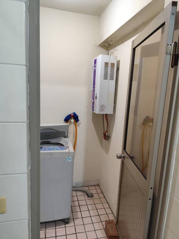 聯合大學5名學生在租屋處集體一氧化碳中毒，所幸及時送醫治療，狀況已穩定。校方派員赴租屋處了解事發原因，並要求房東改善、提升熱水器安全性，也已安排學生轉住校內宿舍。（聯合大學提供）