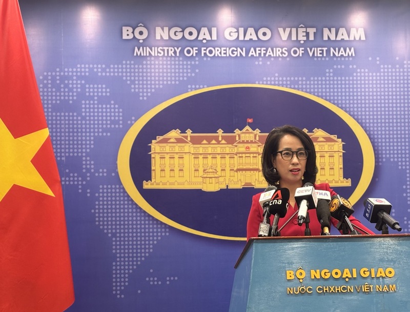 越南外交部發言人范秋姮11日在2025年最後一場例行記者會中表示，依照1982年聯合國海洋法公約等國際法，各國享有在國際海運密集台灣海峽自由航行與自由穿越的合法權利。 (圖：中央社)