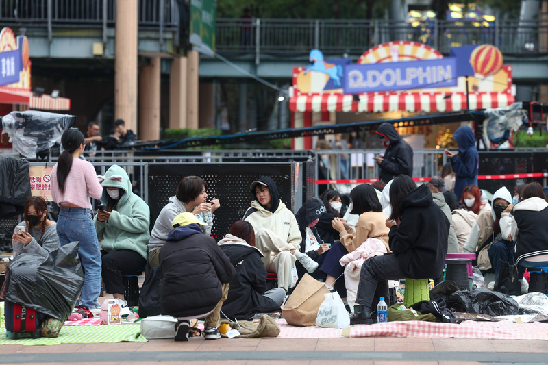 東北季風稍增強，新竹以南多雲到晴。