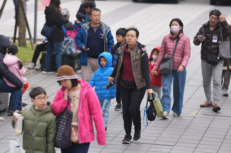 冷氣團來襲，14日晚上至15日上午，基北桃等6縣市嚴防10度低溫。資料照片。