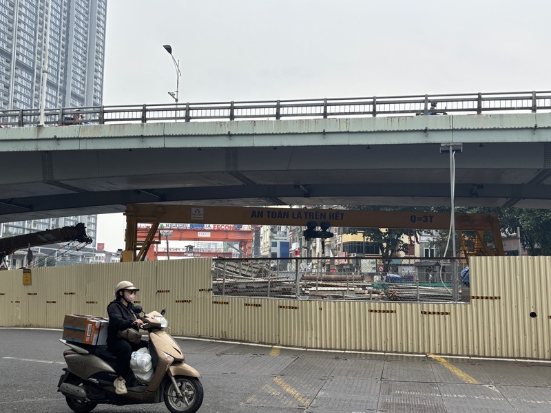 德國西門子交通集團突破中國影響力，拿下越南首條高鐵合約，將與Vingroup合作。圖為正在興建的河內捷運。