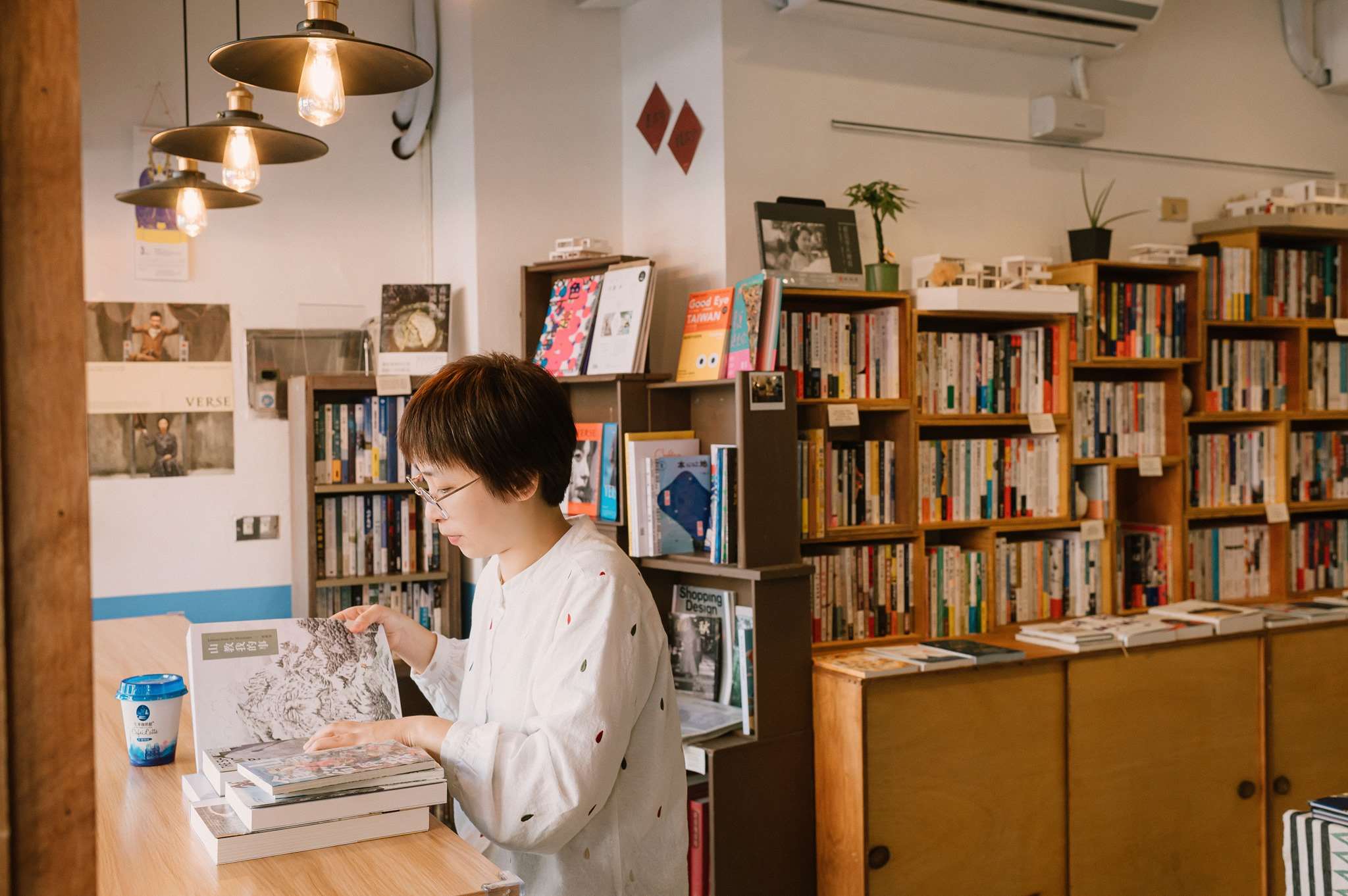 獨立書店「日榮本屋」打造自家書房的溫馨閱讀空間