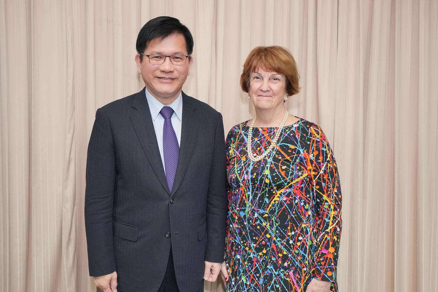 外交部長林佳龍(左)5日接見美國外交政策全國委員會(NCAFP)會長艾略特(Susan M. Elliott)。(FB)