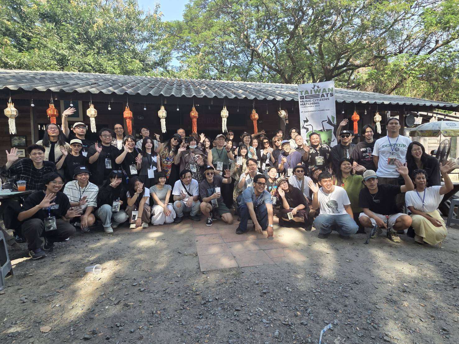 台灣參訪團與清邁音樂人交流，深度了解當地音樂生態。(江昭倫 攝)