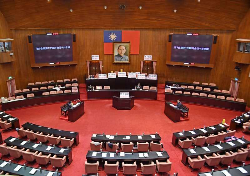 國民黨立委陳玉珍提出助理費除罪化修法，引發討論。圖為立法院議場資料照。(圖：中央社)