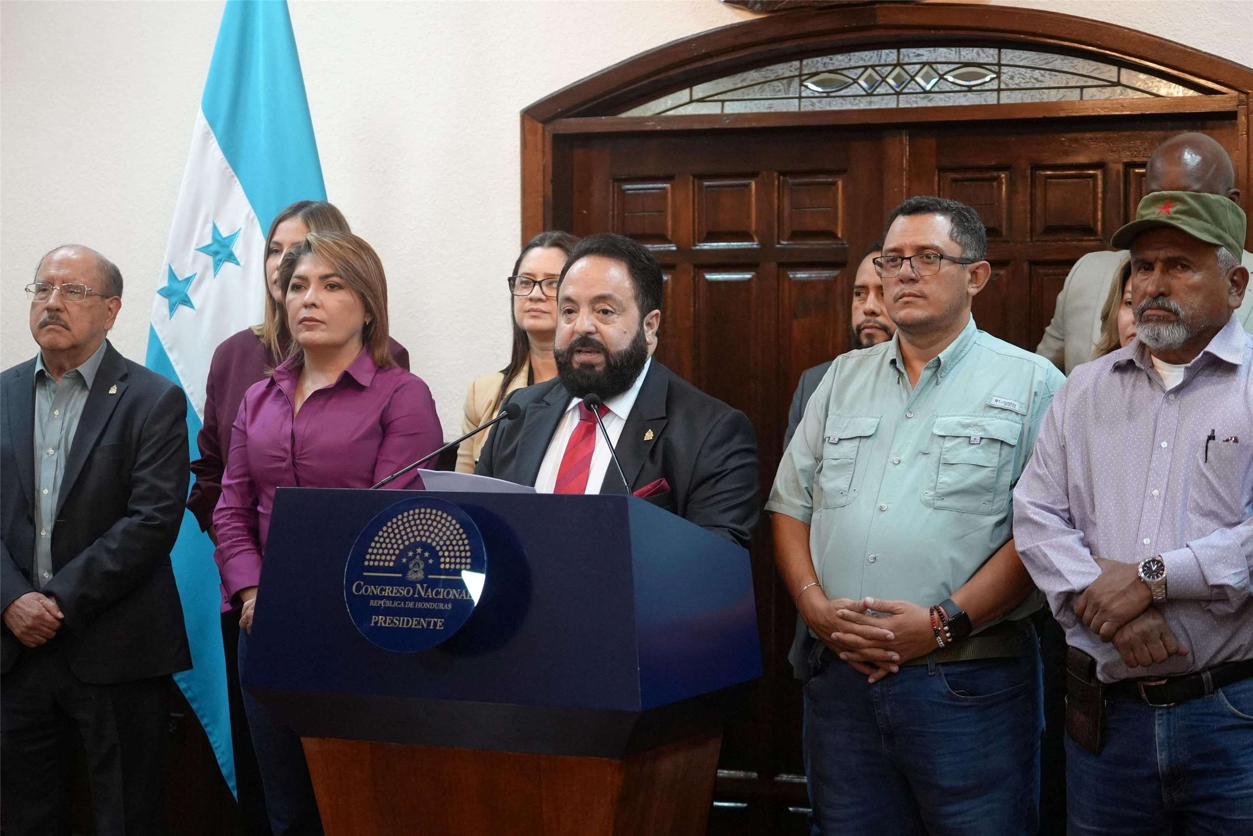 宏都拉斯國會議長芮登杜(Luis Redondo)(圖中)不接受選委會宣布阿斯夫拉當選的結果。資料照片