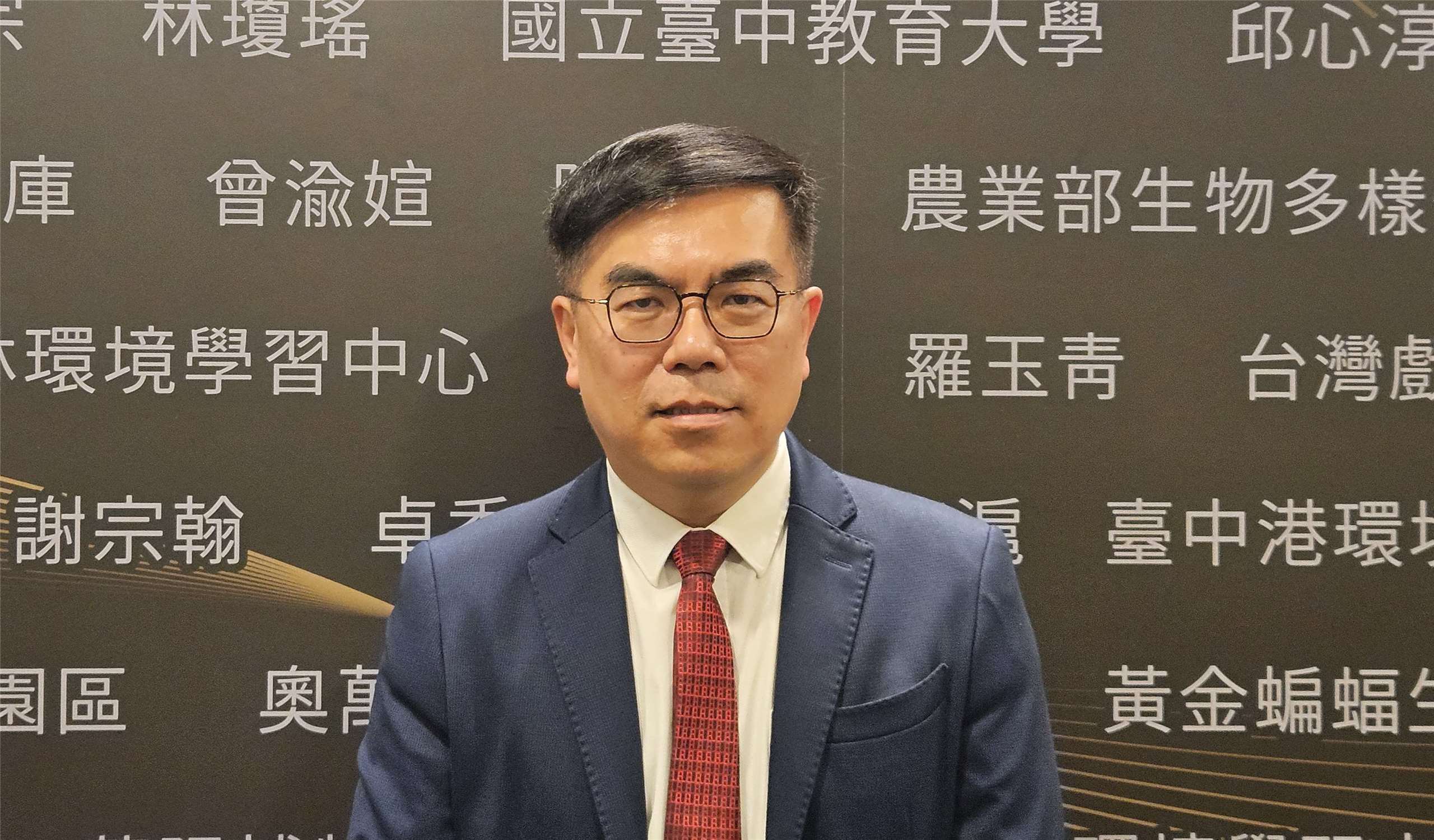環境部長彭啓明3日表示，全面禁廚餘養豬緩衝期1年，並鼓勵部分縣市提早完成。(劉品希 攝)