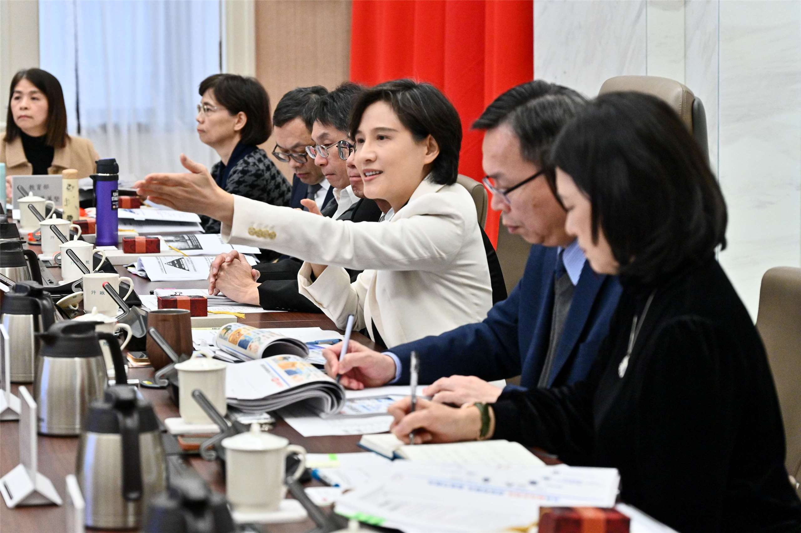 行政院副院長鄭麗君26日主持「行政院觀光產業振興諮詢會議」第四次會議。（圖：行政院提供）