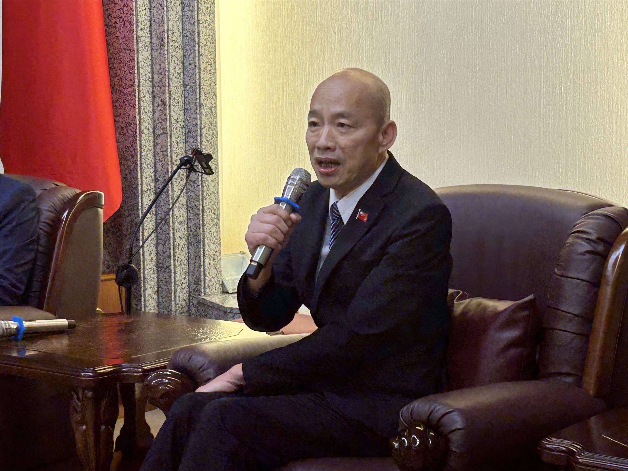 立法院國會助理工會9日函文給立法院長韓國瑜（圖），韓國瑜透過新聞稿回應表示會全力捍衛國會助理的權益、盡力溝通，並提醒朝野黨團任何修法都不該侵害國會助理的工作權益。(資料照／趙婉淳 攝)