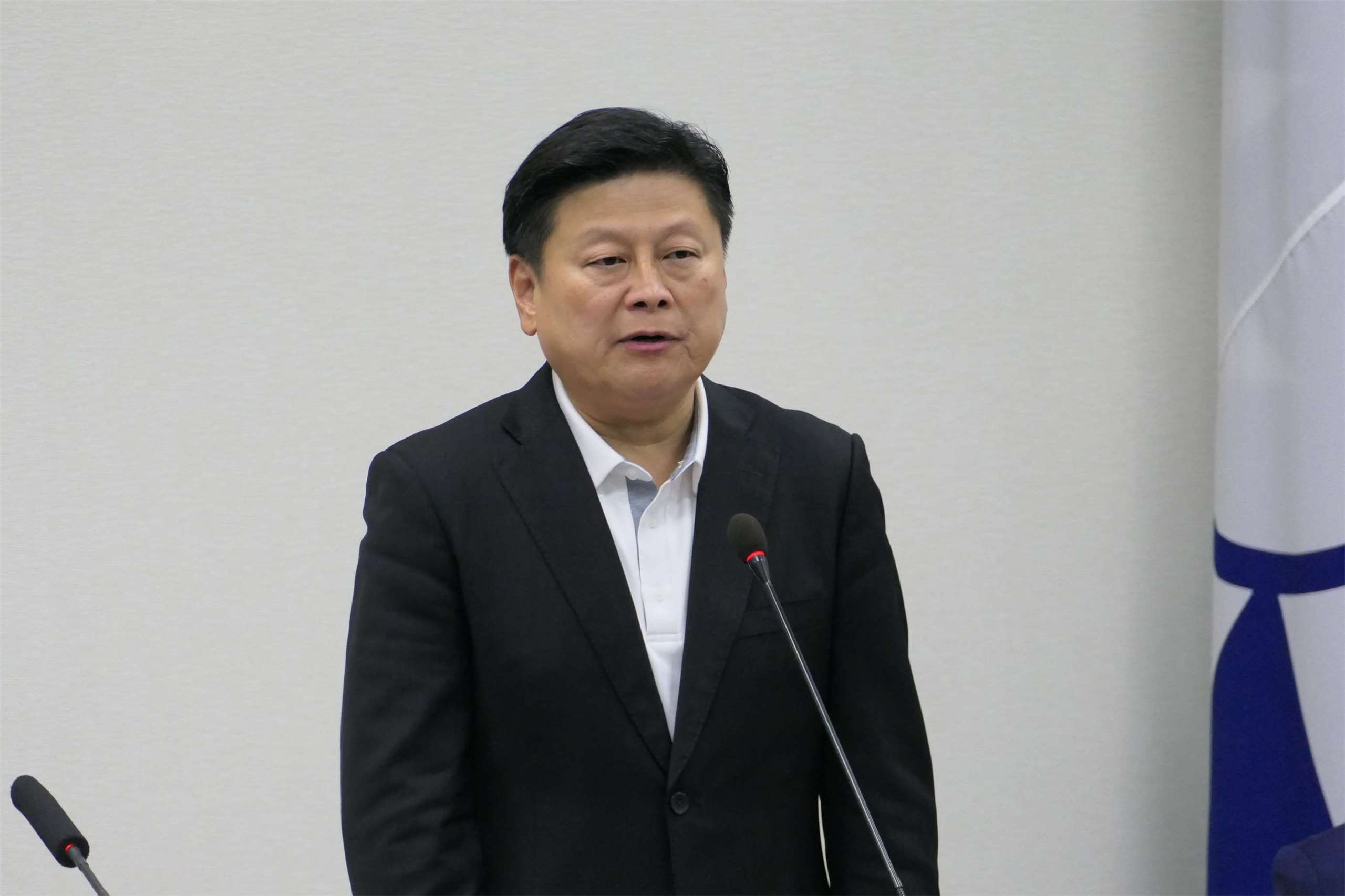 國民黨團總召傅崐萁今天(24日)在中常會上報告彈劾總統案的時程。(趙婉淳 攝)
