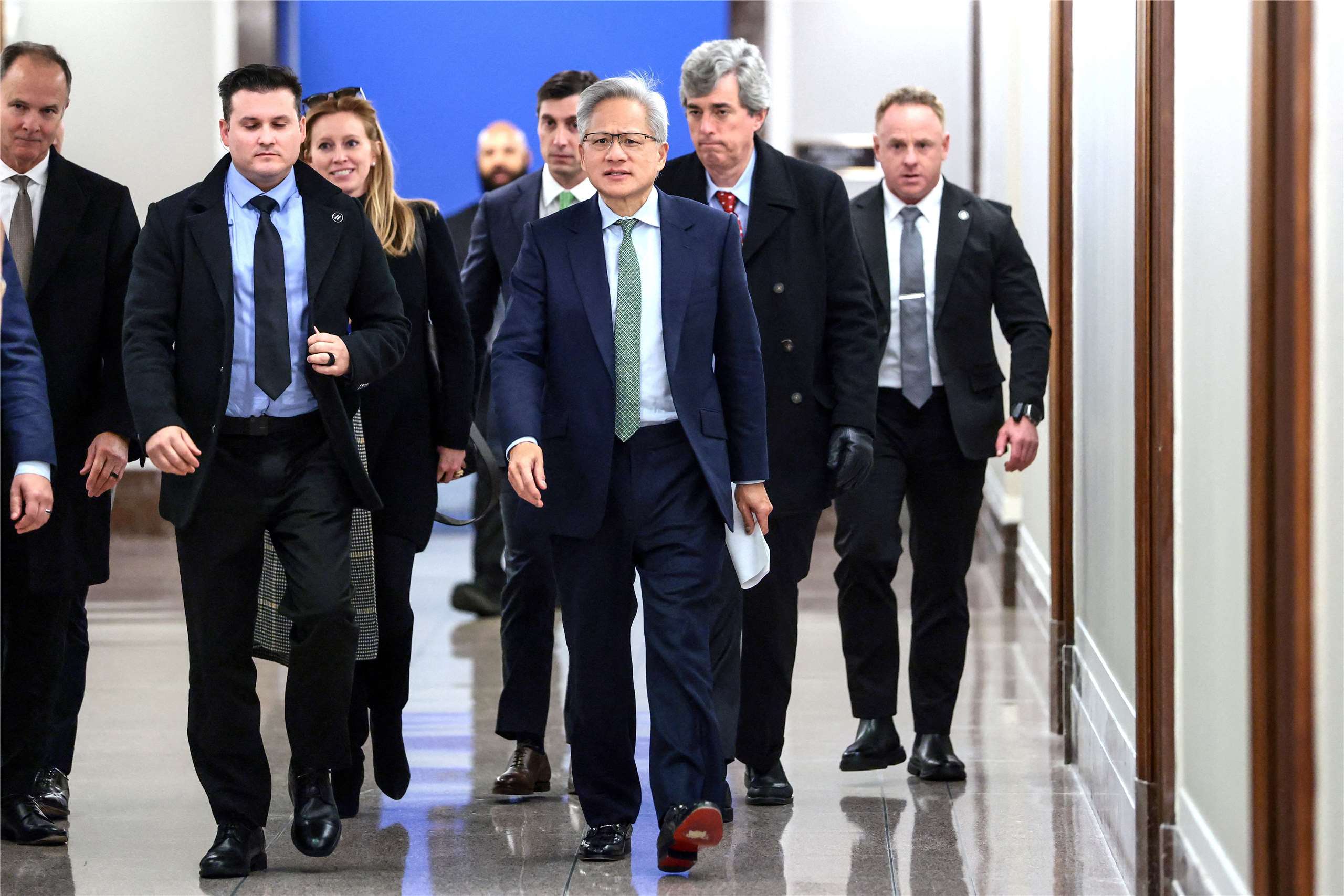 輝達執行長黃仁勳3日赴美國華盛頓特區國會山莊，出席參議院銀行委員會會議。(路透社/達志影像)