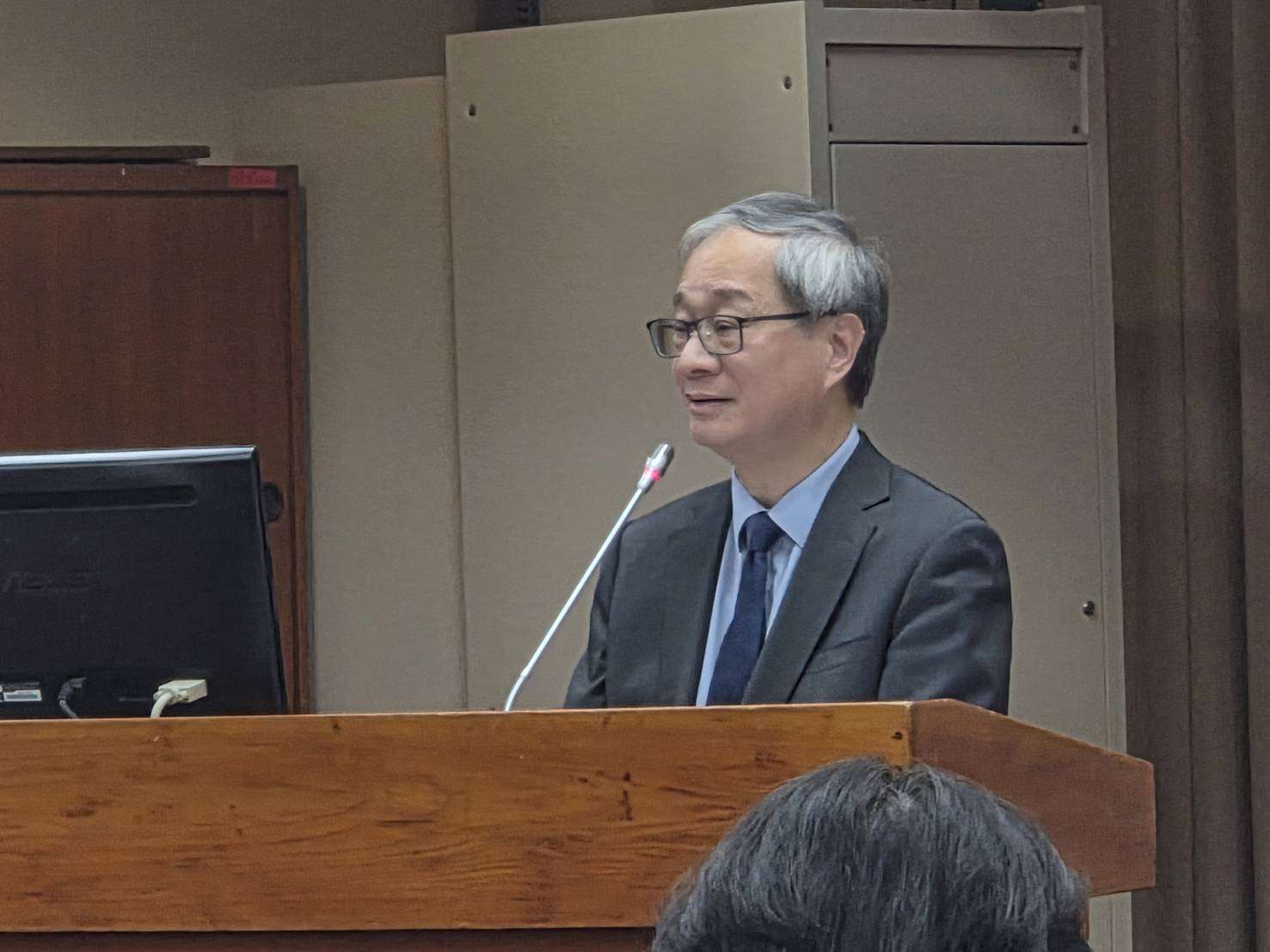 文化部長李遠10日列席立法院教委會備詢時證實，文化部9日已召開公視新任董監事審查委員會預備會議，就正式審查會議的相關程序等先行溝通。(江昭倫 攝)