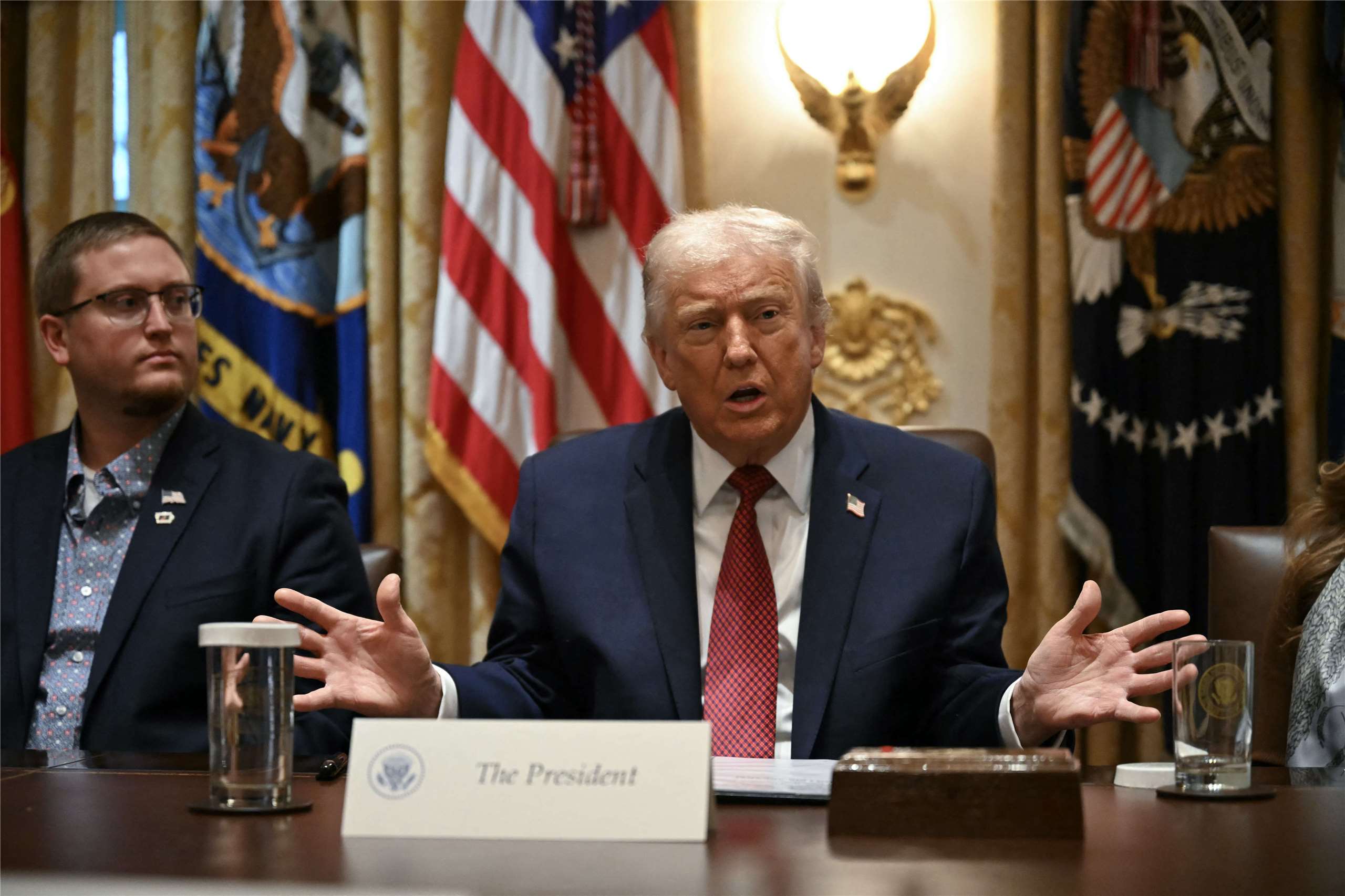 美國總統川普8日在白宮召開圓桌會議，討論對農民的補助。