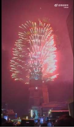 煙火之愛：瞬間、餘燼與人間光芒