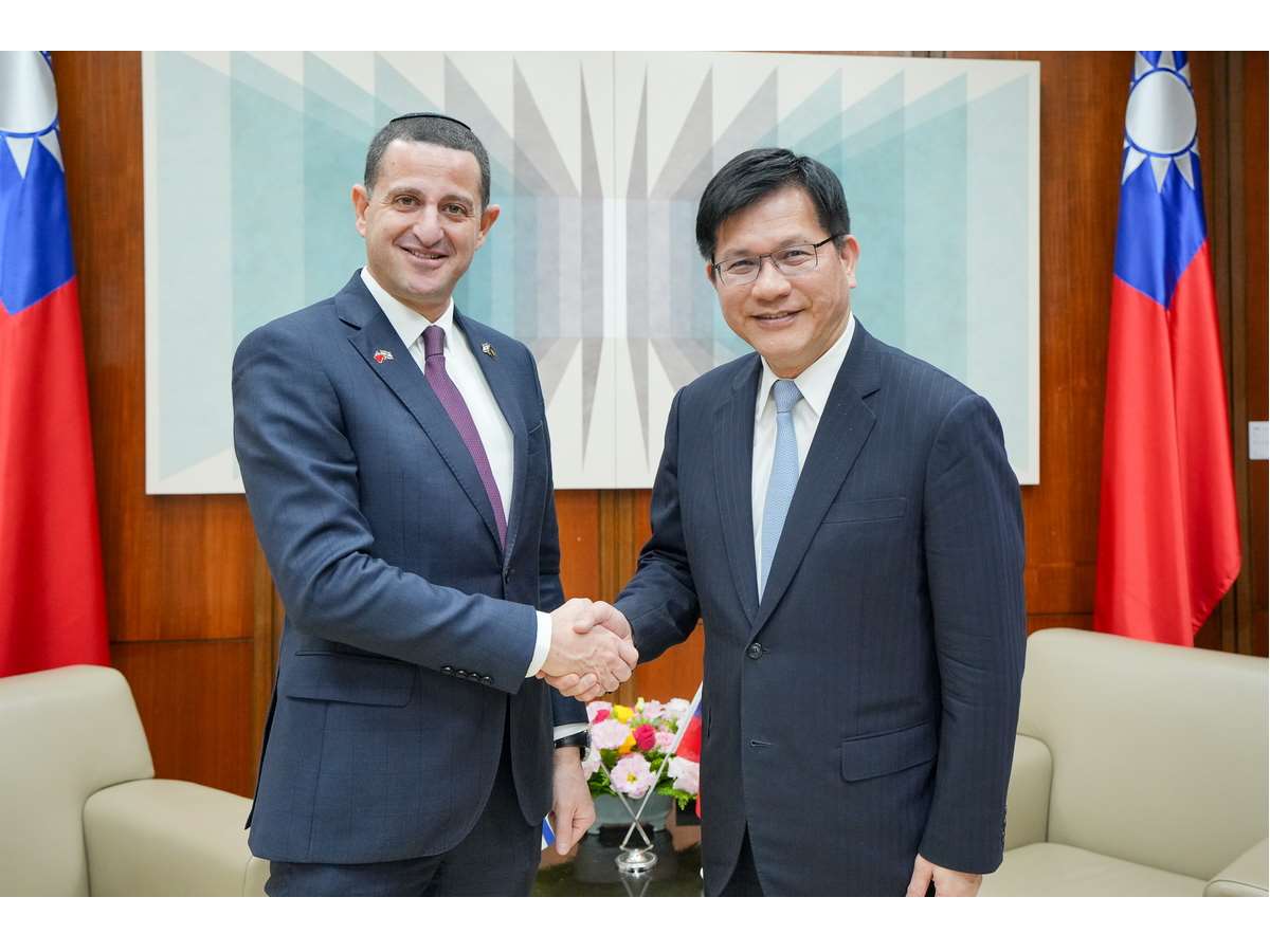 外交部長林佳龍(右)日前接見以色列國會印太小組主席泰勒(Ohad Tal，左)，強調台、以是互相支持的民主夥伴 (圖取自林佳龍臉書)
