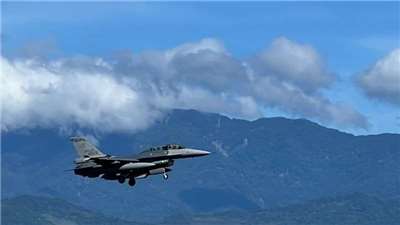 1名F-16飛官日前於台東志航空軍基地執行例行訓練時，發生短暫G力昏迷現象。圖為F-16戰機資料照。(圖：中央社)