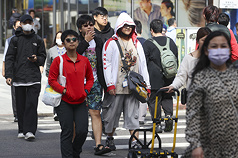 3日東北季風挾冷空氣南下，4日清晨最冷下探15度。資料照。
