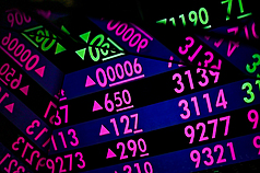 科技股領軍，台股繼上週五創高後，今天(29日)再改寫盤中指數新高紀錄。
