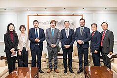 外交部政務次長陳明祺（右4）3日晚宴歡迎葡萄牙跨黨派國會議員訪問團，感謝葡萄牙國會議員展現對台灣的堅定支持。（外交部提供）