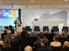 第4屆柏林台灣會議4日於柏林歐洲之家舉行。主辦單位台德民間論壇德方主席包瑞翰致歡迎詞時強調，「台灣有事，就是全球有事」，為會議揭開序幕。