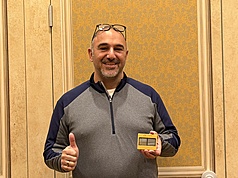 雲端大廠AWS高層布沙拉（Nafea Bshara）4日受訪暢談與台灣供應鏈的緊密關係，直言對晶圓代工廠台積電的產能需求「極強」（going to the roof），希望台積電能生產更多晶片給所有人。
