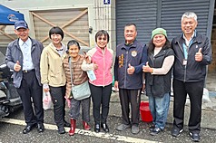 馬太鞍溪堰塞湖洪災後逾2個月，內政部長劉世芳(中)6日赴大馬村關心災後復原進度，並視察中繼屋興建情形。（內政部提供）

