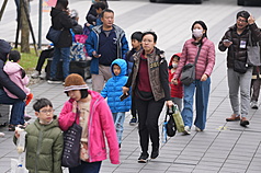 冷氣團來襲，14日晚上至15日上午，基北桃等6縣市嚴防10度低溫。資料照片。