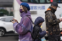迎風面短暫雨 新竹以南多雲到晴。