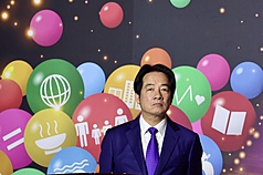 總統賴清德16日在台北出席「2025台灣社會福利總盟聯合感恩餐會」。 (圖：中央社)