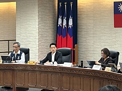 因應日前隨機攻擊事件，台北捷運市政府站26日下午將舉行聯合演練，台北市長蔣萬安（中）24日表示，演練過程將發送細胞簡訊，請相關局處務必標示為測試訊息，避免造成恐慌。
