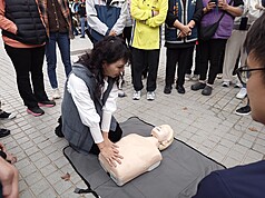 內政部27日透過新聞稿指出，政府持續推動防災士培訓，到年底前完訓人數上看11萬人，估計超過原定的10萬人目標。
（內政部提供）
