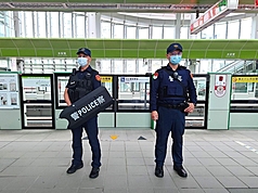 台中市31日有多場跨年大型活動，台中捷運將延長營運到隔天凌晨2時並加密班次，當天晚間台中捷公司緊急應變小組會與捷運警察隊配合，增派警力巡邏守望，維護疏運安全。（中捷公司提供）