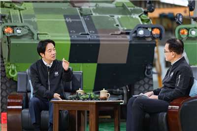 賴清德總統表示，他不會挑釁中國，也不會像「兩蔣時代」反攻大陸，因此，堅定維持現狀，也希望中國尊重中華民國存在的事實。(總統府提供)