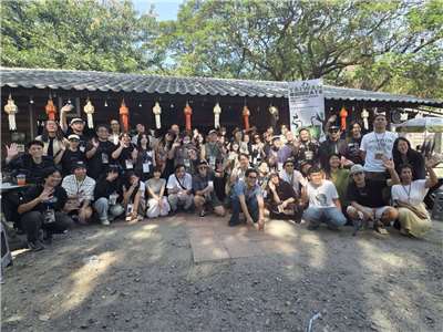 台灣參訪團與清邁音樂人交流，深度了解當地音樂生態。(江昭倫 攝)