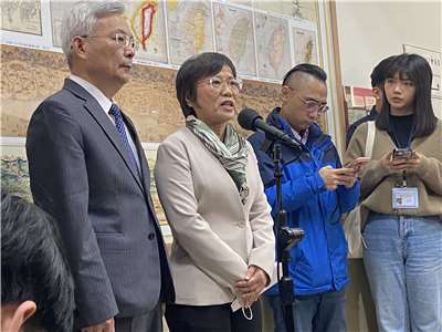 內政部長劉世芳22日在立法院接受媒體聯訪。(陳念宜 攝)