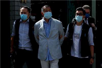 香港高等法院15日裁定香港壹傳媒集團創辦人黎智英(中)串謀勾結外國勢力及串謀發布煽動刊物罪等3項罪名成立。2020-08-10資料照。