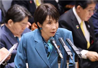 日本首相高市早苗16日出席參議院預算委員會，針對「台灣有事」議題質詢時，重申日本政府一貫立場。